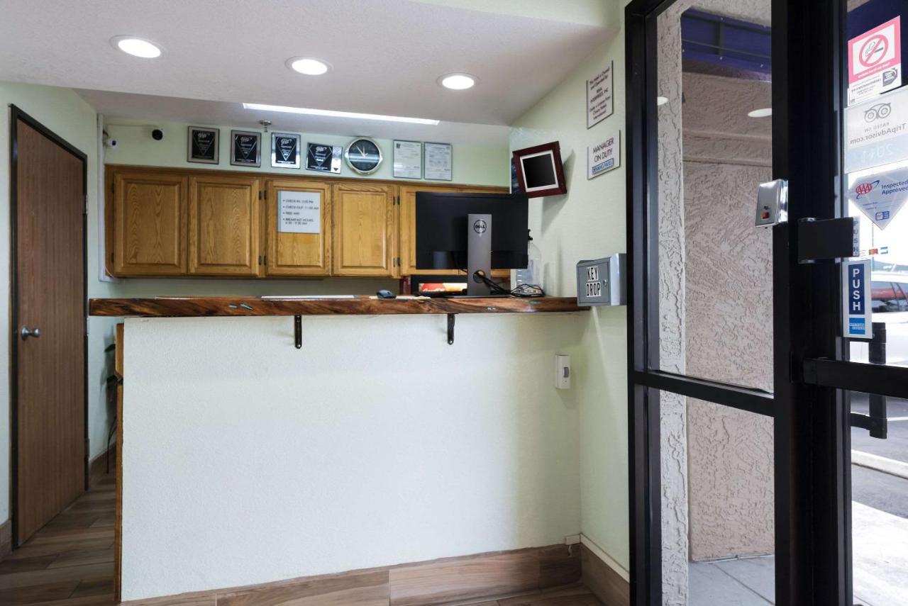 Econo Lodge Inn & Suites Williams - Grand Canyon Area Экстерьер фото